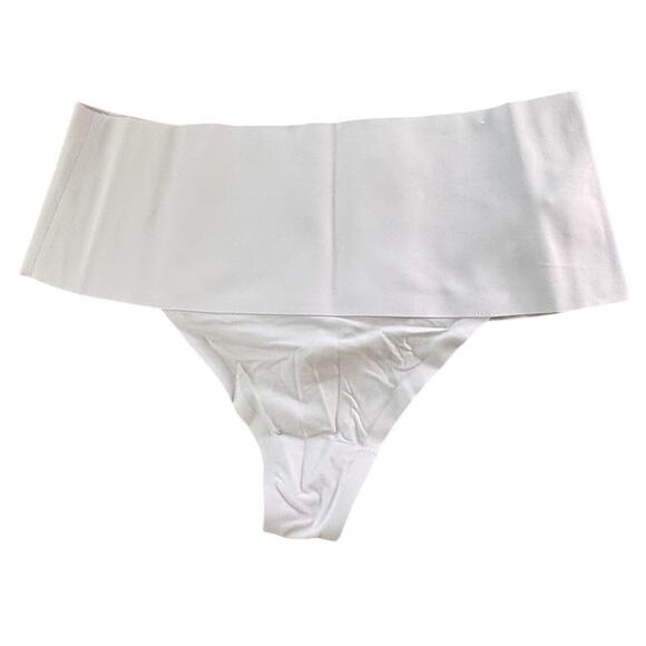 NEW SPANX Light Violet Undie-Tectable Stretch Thong Size L - Picture 1 of 5
